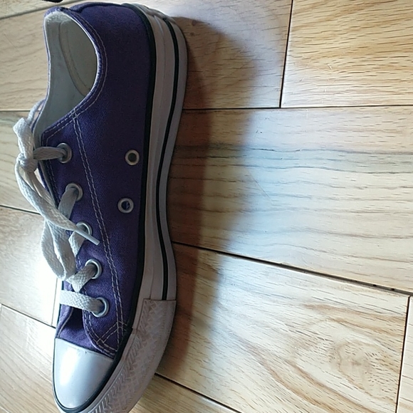 Purple converse - Picture 4 of 4